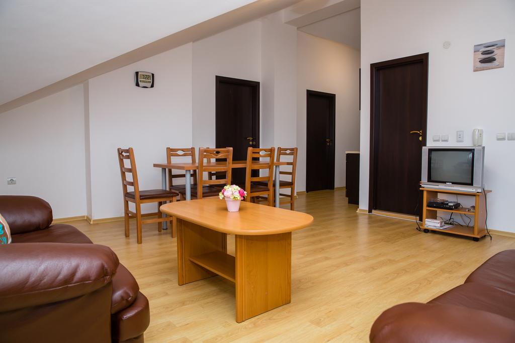 Three Mountains Penthouse Apartment 647 Razlog Exterior photo
